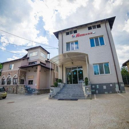 Hotel Gclub Бреаза Екстериор снимка