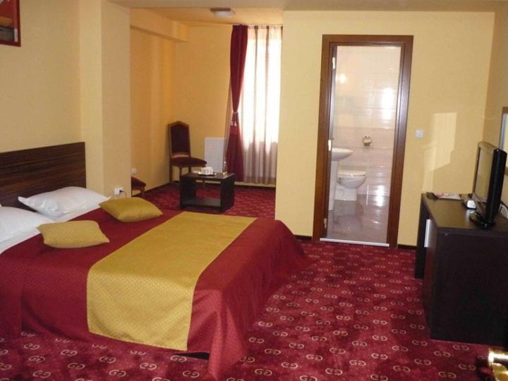 Hotel Gclub Бреаза Стая снимка