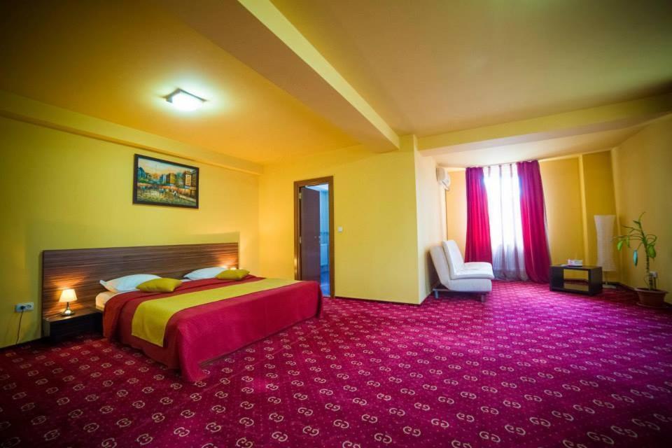 Hotel Gclub Бреаза Стая снимка