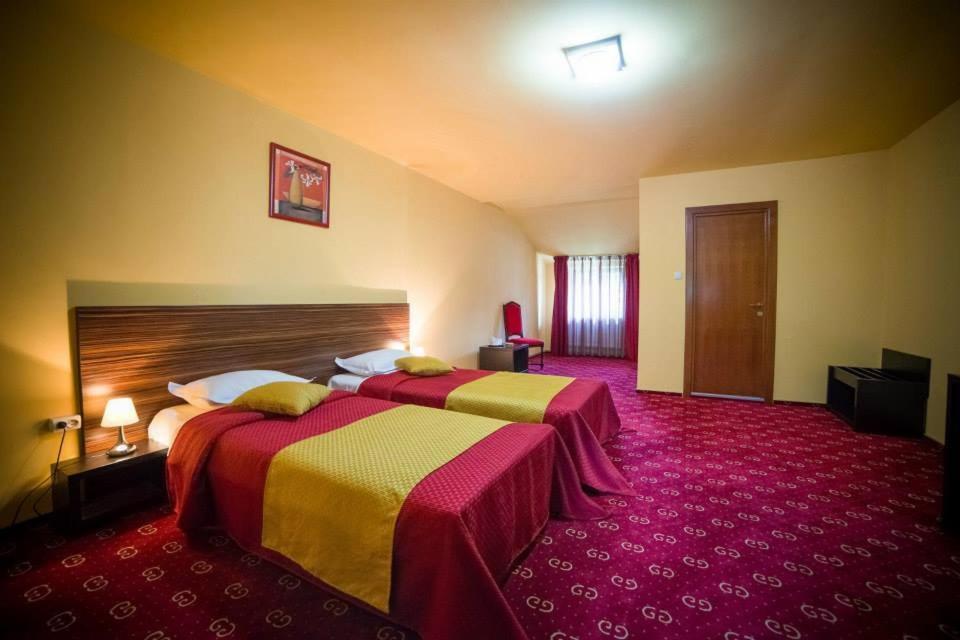 Hotel Gclub Бреаза Стая снимка