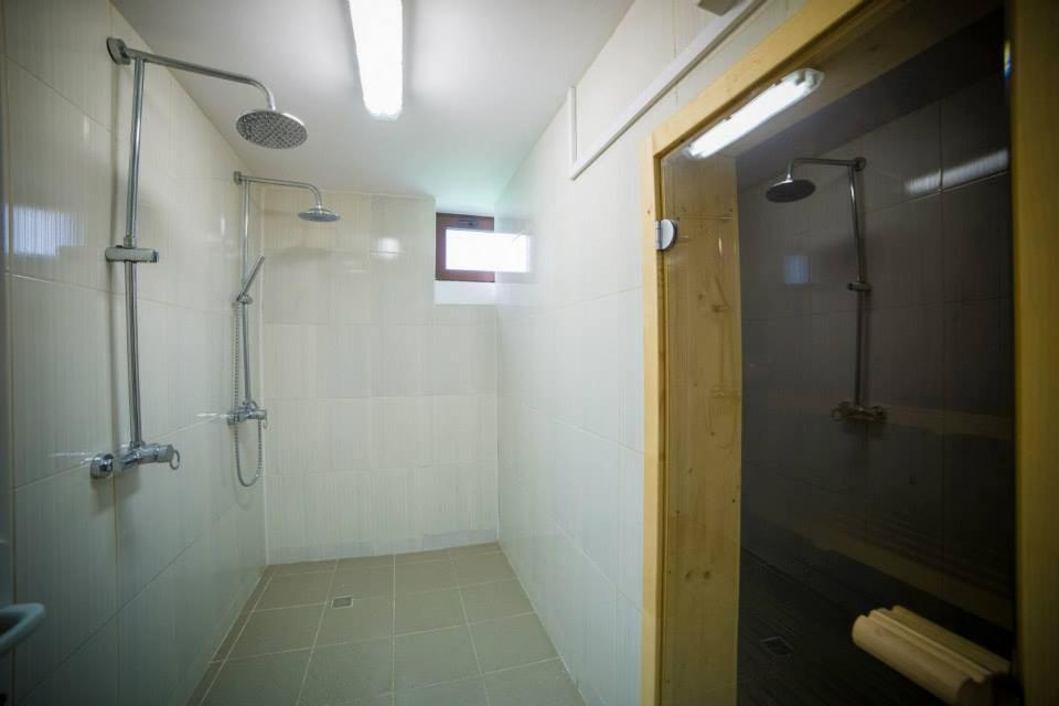 Hotel Gclub Бреаза Екстериор снимка