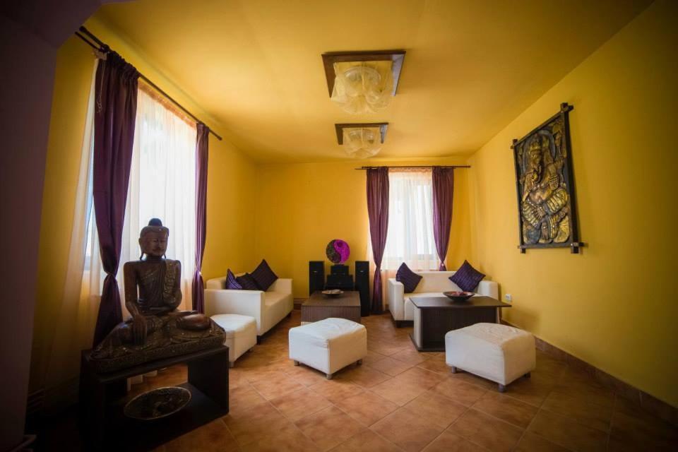 Hotel Gclub Бреаза Екстериор снимка
