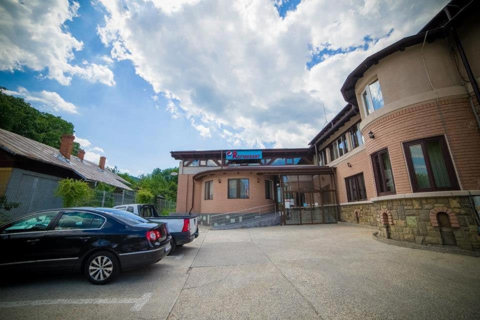 Hotel Gclub Бреаза Екстериор снимка