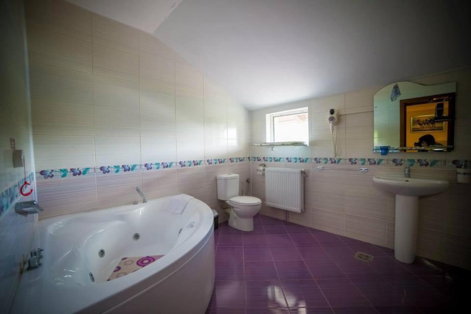 Hotel Gclub Бреаза Екстериор снимка