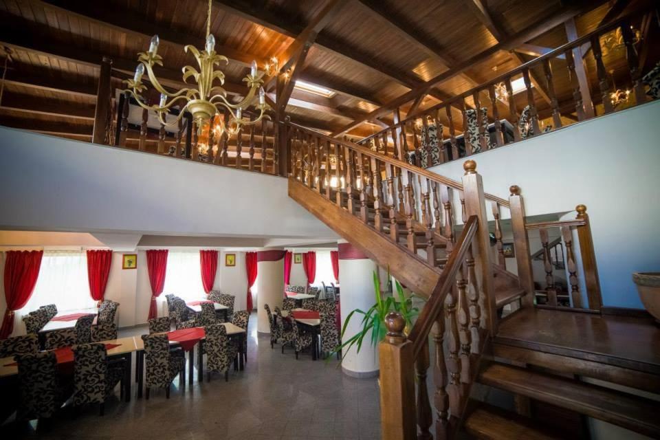 Hotel Gclub Бреаза Екстериор снимка